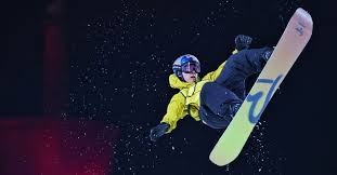 扑克高手为什么常弃牌（顶级扑克玩家为何经常选择弃牌）