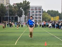 布朗过去6场场均33.3分7.3板7.2助，带队5胜1负